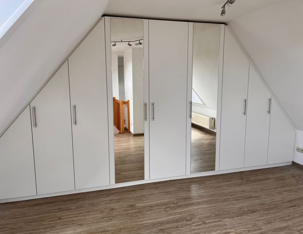 Schöne Maisonette-Wohnung gegenüber dem Niederfeldsee mit Balkonterrasse. - Foto 1