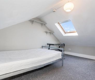 5 bedroom semi-detached house to rent - Photo 3