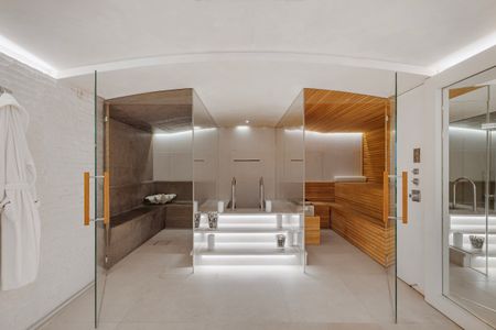 Two-bedroom pied de terre in Knightsbridge - Photo 3