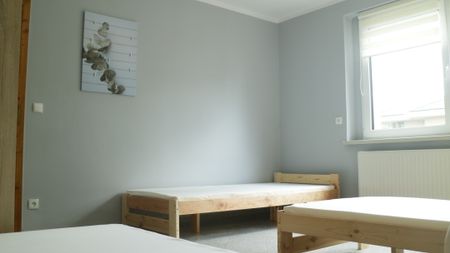 Zadbany, umeblowany DOM dla 20 pracowników. Kolonia Gosławicka. - Photo 3