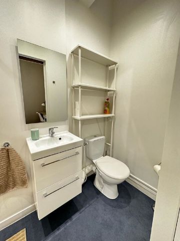 Location Appartement 4 pièces 80m² - Photo 2