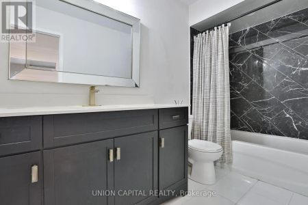 21 AVON CRESCENT - Photo 4