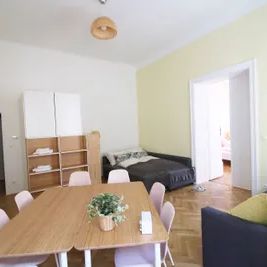 Wohnung zu vermieten mit 2 getrennten Schlafzimmern nahe Rathaus - Photo 1