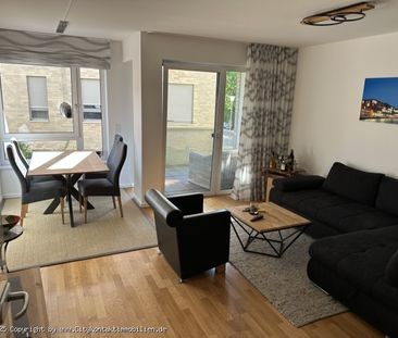 Exklusive 2-Zimmer-Wohnung mit EBK und Balkonen u. Blick ins Grüne - Photo 2