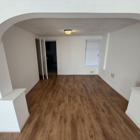 Carmarthen Road, Swansea, SA5 - Photo 1