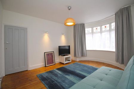 3 bedroom semi-detached house to rent - Photo 3