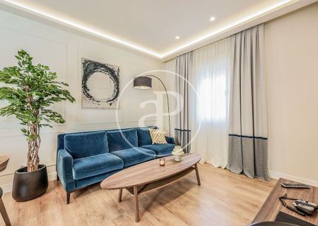 Luxury Apartment for rent in Madrid, Autonomous Region of Madrid - Photo 2