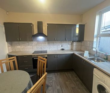 5 Bed Terraced House, Sheffield, S8 - Photo 4