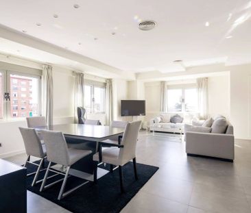 3 bedroom luxury penthouse for rent in Madrid, Autonomous Region of... - Photo 4