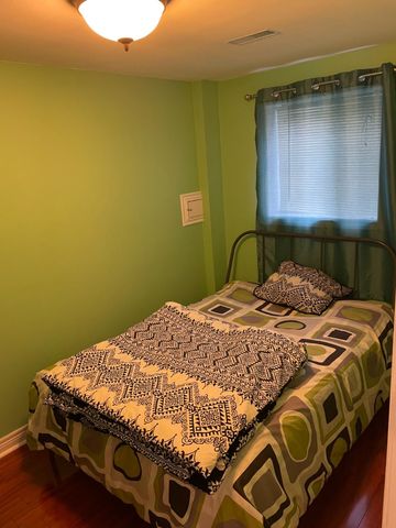 For Lease - 32 Four Seasons Crescent Unit# Walkout BASEMENT, Newmarket, Ontario - Photo 2