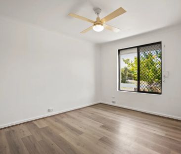 Freshly painted home with large gardens and versatile living spaces. - Photo 3