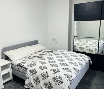 2 Bed Terraced House, Manton Crescent, NG9 - Photo 2