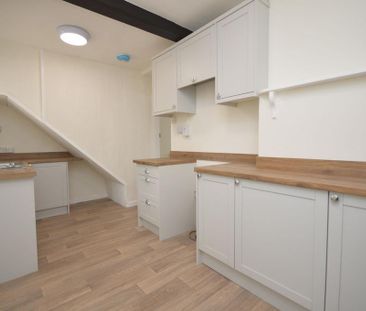 2 bedroom semi-detached house to rent - Photo 6