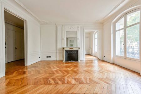 Location appartement, Paris 7ème (75007), 5 pièces, 136.14 m², ref 86462192 - Photo 2
