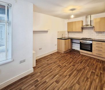 Courtybella Terrace, NEWPORT - Photo 1