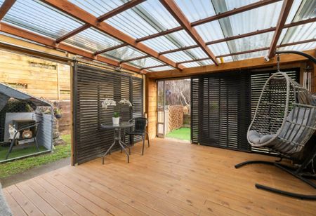 4 Bedroom family home in Totara Heights - Photo 2