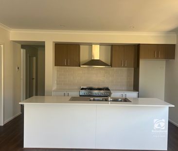 BRAND NEW FAMILY HOME! - Photo 4