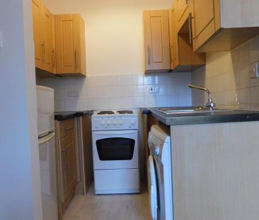 1 bedroom flat to rent - Photo 6