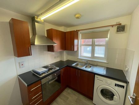 2 bedroom apartment to rent - Photo 4