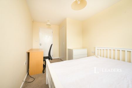 4 bedroom apartment to rent Waterloo Street, Southsea, PO5 - Photo 3