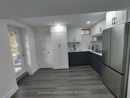 For Lease - 460 Mactier Drive, Vaughan, Ontario - Photo 3