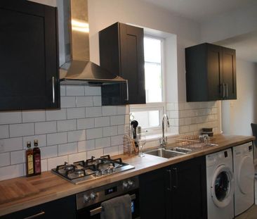 5 bedroom terraced house to rent - Photo 5