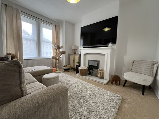 3 bed semi-detached house to rent in Gwynne Road, Poole, BH12 - Photo 1
