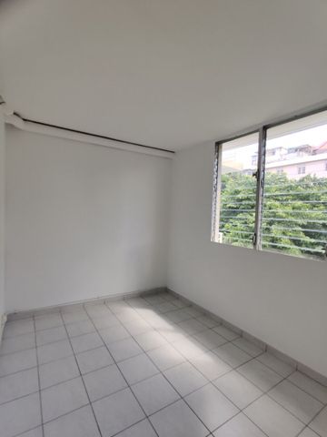 Location appartement 3 pièces, 70.52m², Schœlcher - Photo 4