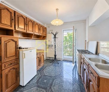 De inchiriat | Apartament de 75 mp utili in zona centrala a Bacaului - Fotografie 4