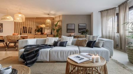 4-bedroom apartment for rent in Almagro. - Photo 5
