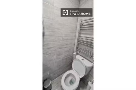 Private ensuite room to rent in Drumcondra, Dublin - Photo 4