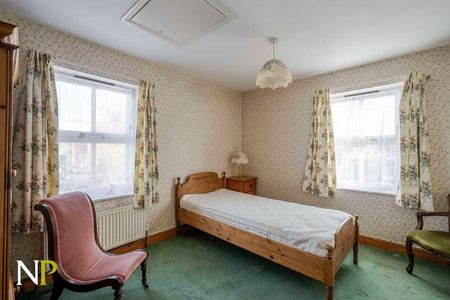 St Johns Green, Colchester, CO2 - Photo 3