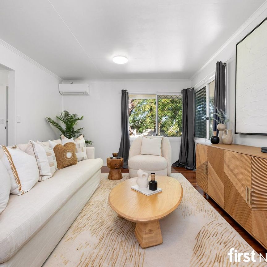 TIDY 3 BEDROOM HOUSE WITH A GREAT SIZED YARD & SIDE ACCESS - Photo 1