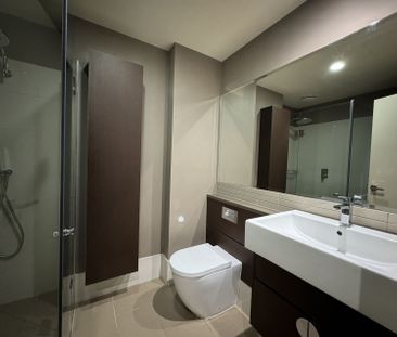 Comfortable Two-Bedroom Apartment in the Istana Building - Photo 3