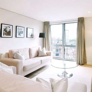 3 bedroom flat in London - Photo 3