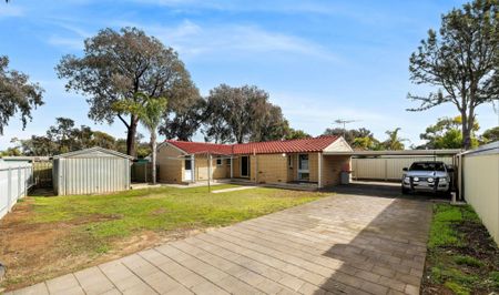 Stunning Family Home! - Photo 5