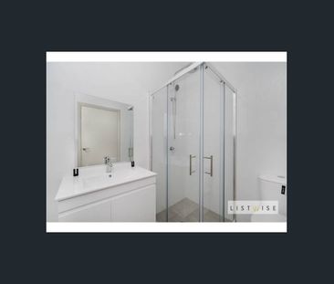 Modern and spacious - Photo 5