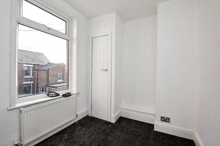 3 bedroom terraced house to rent - Photo 3