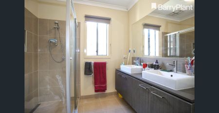 **REGISTER TO INSPECT VIA REALESTATE.COM.AU LINK & PHOTO ID MUST BE PROVIDED AT ENTRY, WHEN VIEWING ALL RENTAL PROPERTIES WITH BARRY PLANT FRANKSTON** - Photo 5