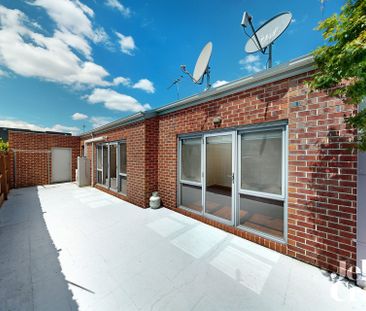 2/134 Cooper Street, Essendon - Photo 3