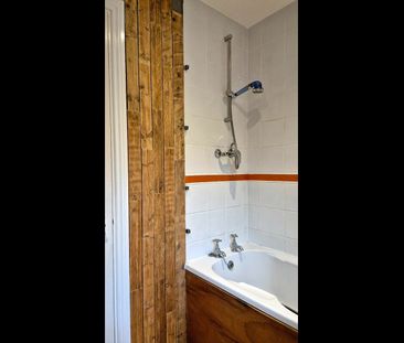 Room in a Shared House, Fawcett Close, SW16 - Photo 3