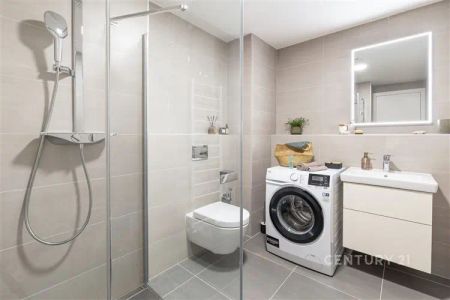 Pronájem luxusního bytu 2+kk s terasou 20 m - Fotografie 4