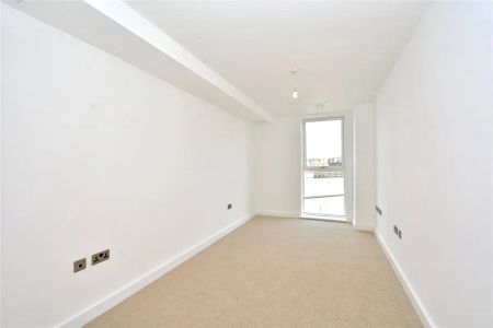 3 bedroom flat in 20 Norman Road - Photo 5