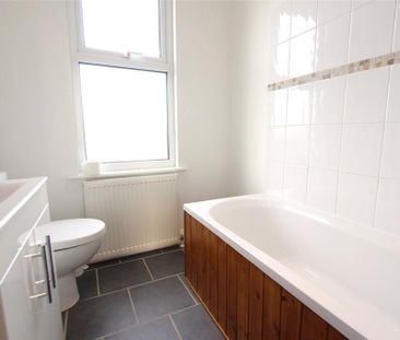 2 bedroom semi-detached house to rent - Photo 4