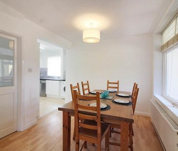 4 bedroom semi-detached house to rent - Photo 5