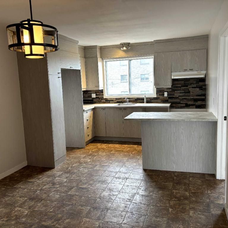 4 1/2 à louer 1450$ / mois - Photo 1