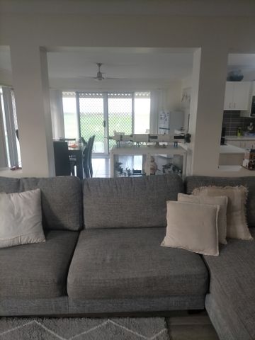 Morayfield - Photo 2