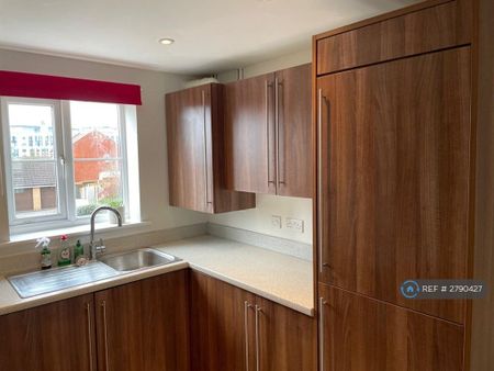 2 bedroom flat to rent - Photo 3