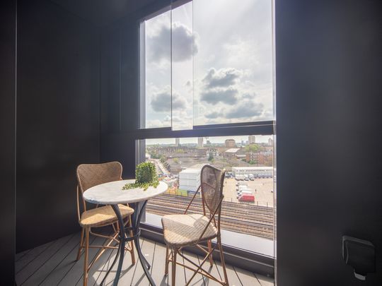 TWO BEDROOM, TO LET, CHARLES CLOWES WALK SW11 - Photo 1