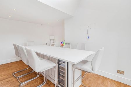 5 bedroom end of terrace house to rent - Photo 4